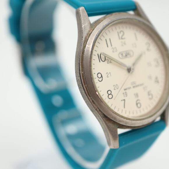 Vintage Tozai Unisex Watch 33mm Round Dial Blue Silicone Strap with New Battery - Picture 10 of 16